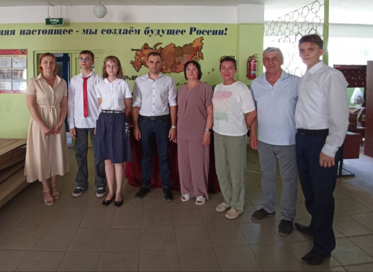 Дорогие гости.